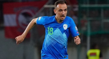 den-yparchei-proforiki-symfonia-me-ton-popovic