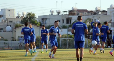 filiko-me-tin-karmiotissa-tin-erchomeni-paraskevi