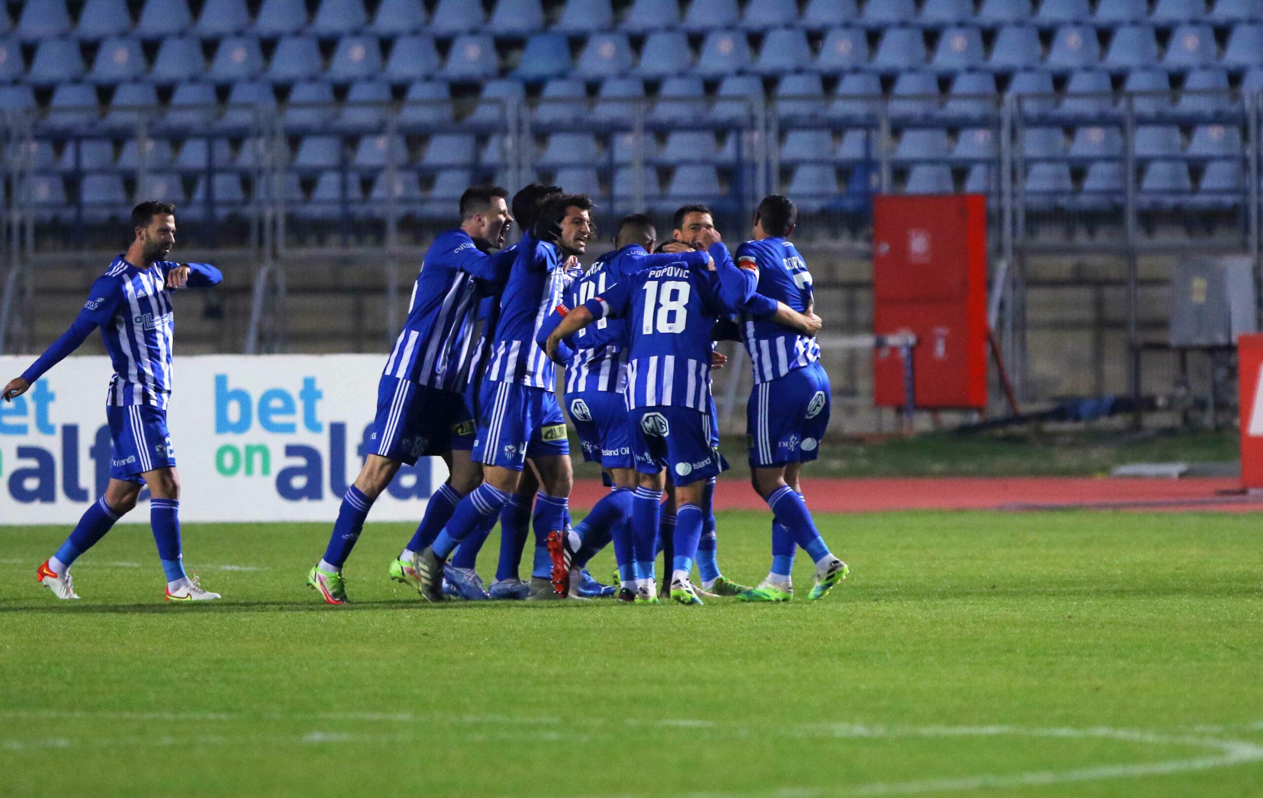 xekourazei-tous-bak-tou-11ada