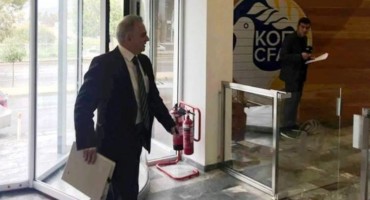 proklitiki-kai-ekdikitiki-poini-apo-tin-kop-stin-omada-mas