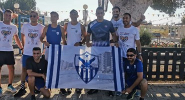 i-anorthosi-sti-diadromi-agapis-angelos-theofanous-ypo-tin-aigida-tou-syndesmou-iliachtida-zois
