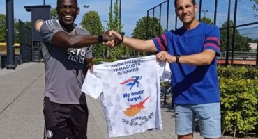 i-anorthosi-tima-aftous-pou-timisan-tin-endoxi-fanela-me-ton-foinika-sto-stithos