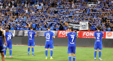 aftoi-archizoun-sto-nterbi-me-ton-apoel