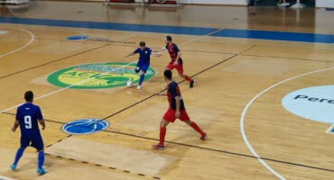 tin-paraskevi-oloi-dipla-sti-foutsaliki-anorthosi-pou-dinei-machi-apenanti-ston-apoel