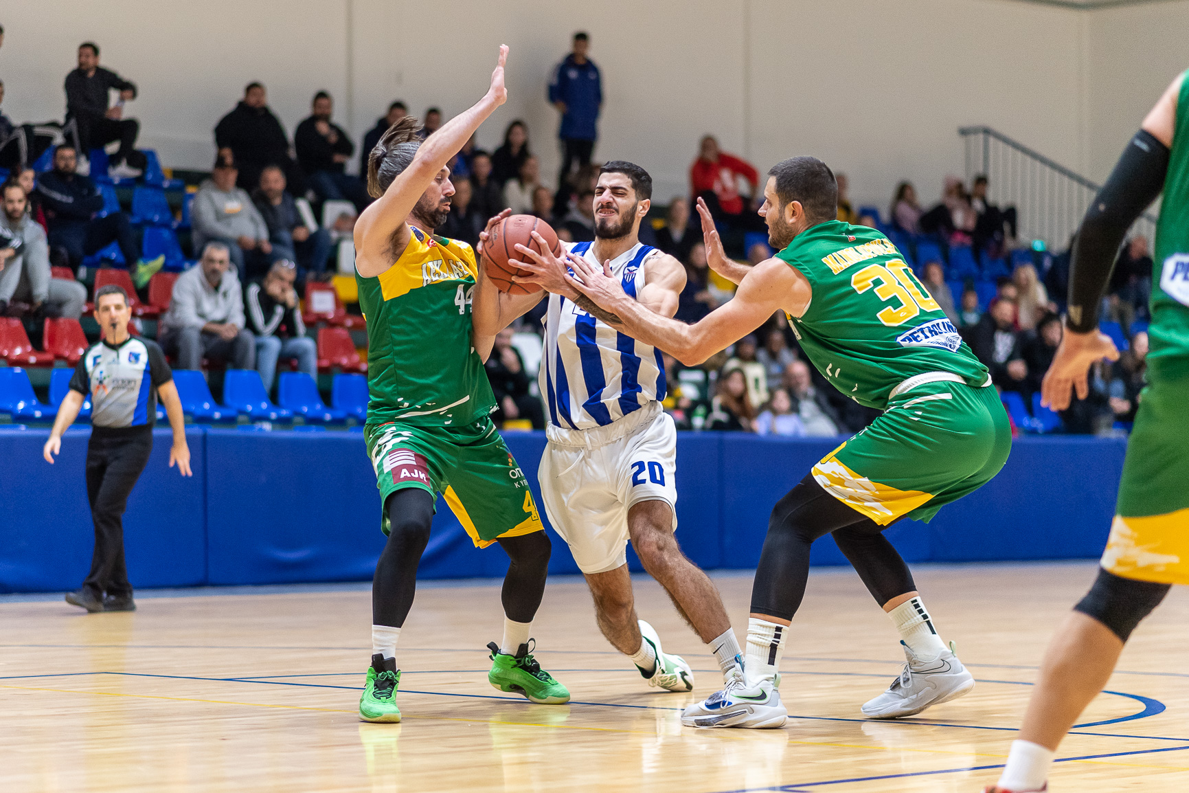 espase-to-seri-tis-omadas-mas-i-aek
