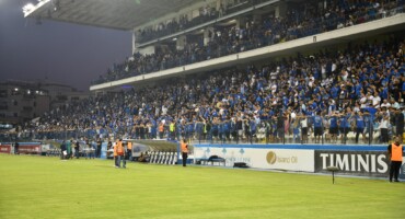 me-kosmo-to-filiko-me-apoel