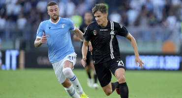 grafoun-stin-italia-gia-endiaferon-me-ferer