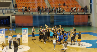 evale-akoma-ena-tropaio-sti-syllogi-tis