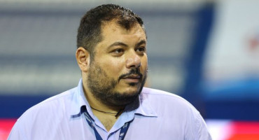 christoforou-den-boroume-na-ta-vapsoume-mavra-chathike-apla-mia-machi