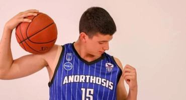 megali-eisfora-apo-ton-nearotero-athliti-tis-kalathosfairikis-anorthosis