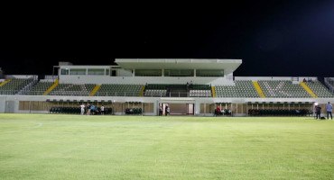 akyro-to-filiko-me-tin-omonoia-29m