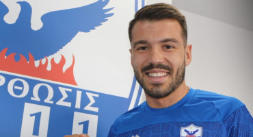 echei-to-profil-gia-na-antapokrithei-se-megali-omada