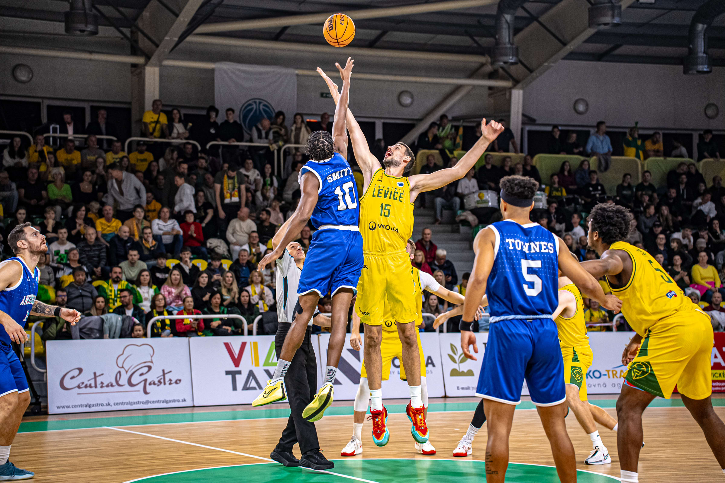 itta-apo-tin-levitse-sti-slovakia