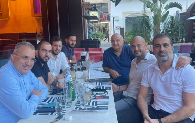 koini-anakoinosi-anorthosis-kai-aek