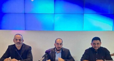 xekinaei-se-poly-ligo-i-dimosiografiki-diaskepsi-tou-proedrou-livestream