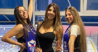 oi-mazoretes-tis-aimilias-salouta-sto-christmas-market-tis-anorthosis-ammochostou