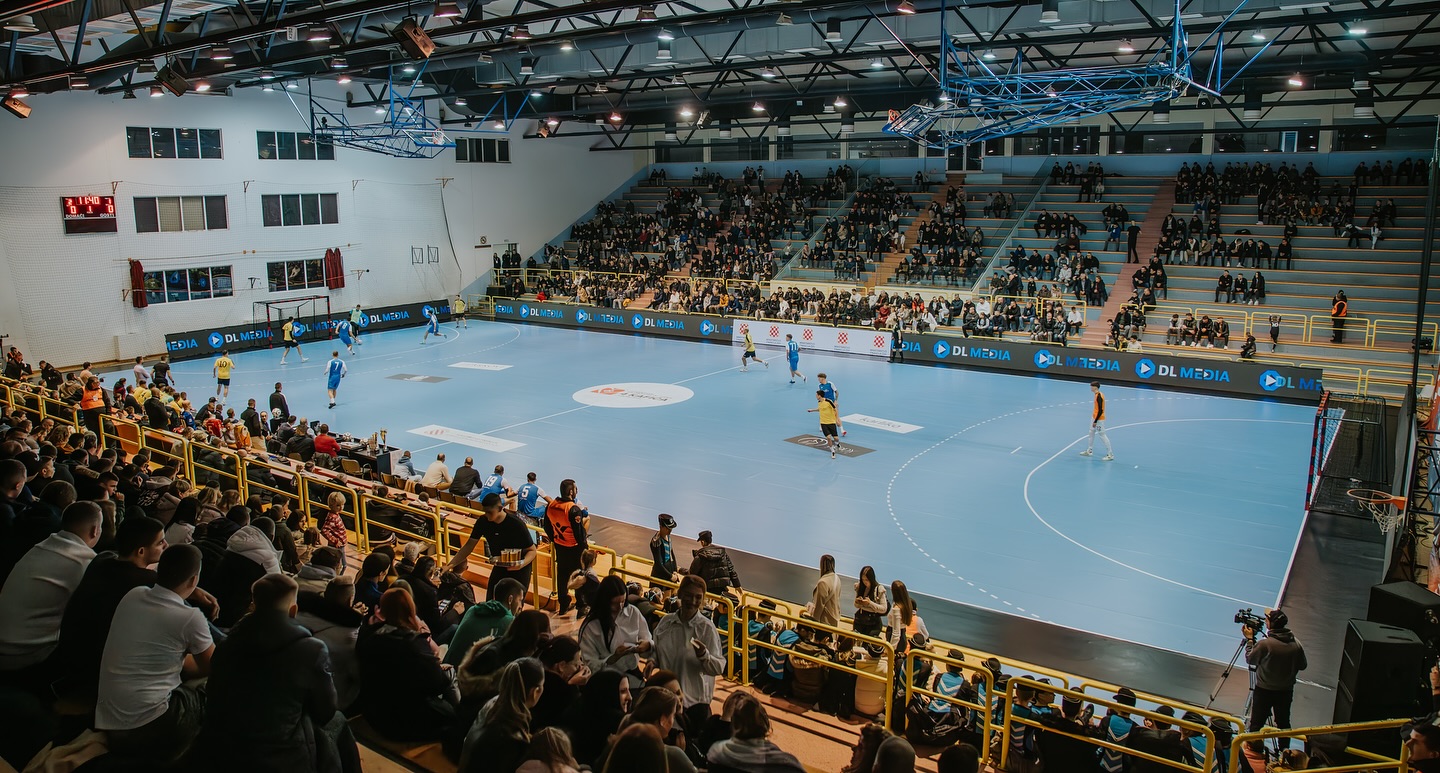 apo-edo-zontana-i-prospatheia-tis-omadas-mas-gia-tous-8-tis-ehf-livestream