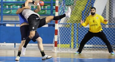 niki-me-skor-prokrisis-apenanti-ston-apoel