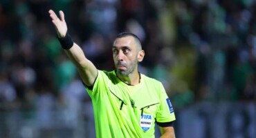 me-theouli-to-kyriakatiko-nterbi-apenanti-stin-omonoia