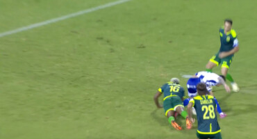 to-diplo-penalti-pano-ston-agkoustin-pou-de-dothike-vinteo