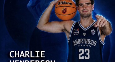 o-charlie-henderson-stin-anorthosi